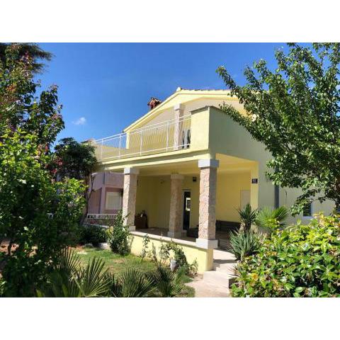Five bedroom house near sandy beach Villa Major